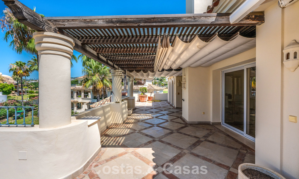 Prachtig, luxe penthouse te koop met 3 slaapkamers in een eerstelijns golfcomplex in Nueva Andalucia, Marbella 783871
