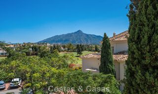 Prachtig, luxe penthouse te koop met 3 slaapkamers in een eerstelijns golfcomplex in Nueva Andalucia, Marbella 783878 