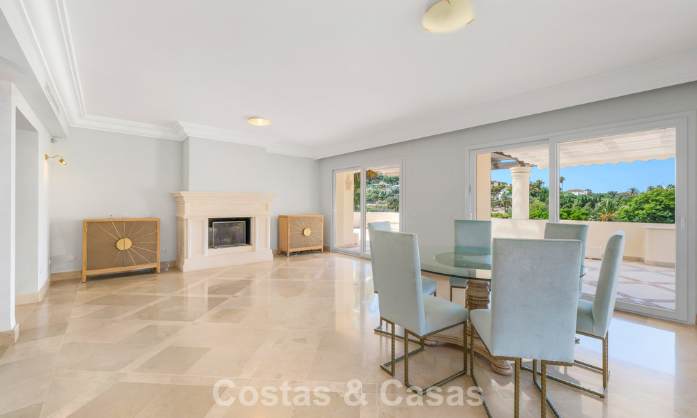 Prachtig, luxe penthouse te koop met 3 slaapkamers in een eerstelijns golfcomplex in Nueva Andalucia, Marbella 783887