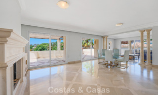Prachtig, luxe penthouse te koop met 3 slaapkamers in een eerstelijns golfcomplex in Nueva Andalucia, Marbella 783888 