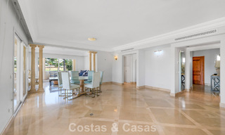 Prachtig, luxe penthouse te koop met 3 slaapkamers in een eerstelijns golfcomplex in Nueva Andalucia, Marbella 783889 