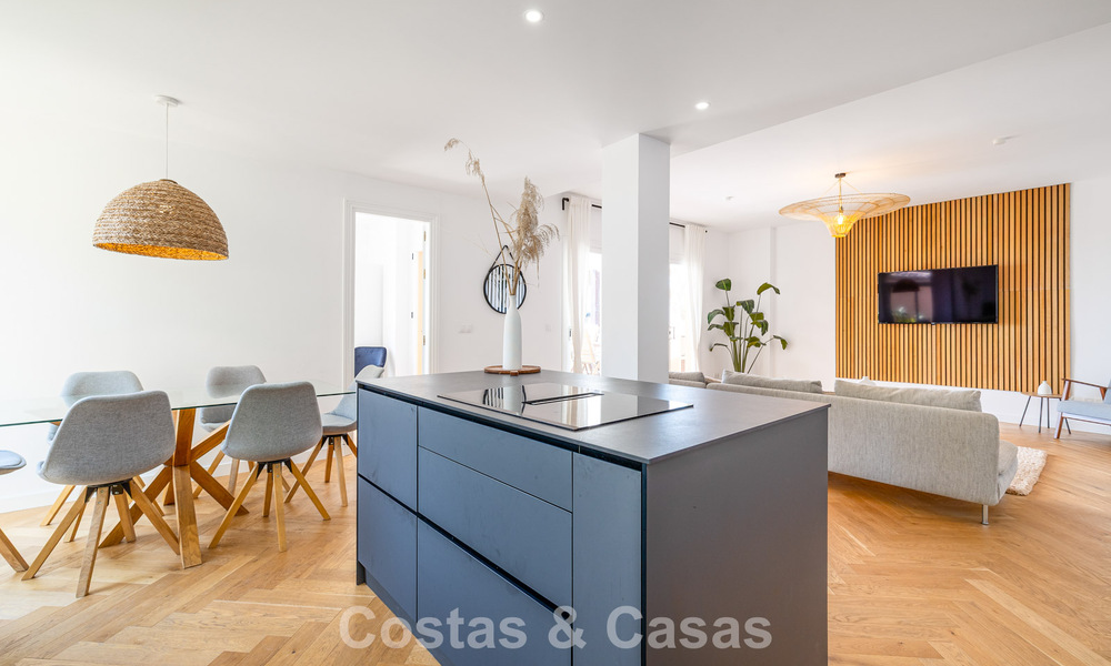 Opportuniteit! 3-slaapkamer luxe penthouse met panoramisch zeezicht te koop in Nueva Andalucia’s golfvallei, Marbella 783323