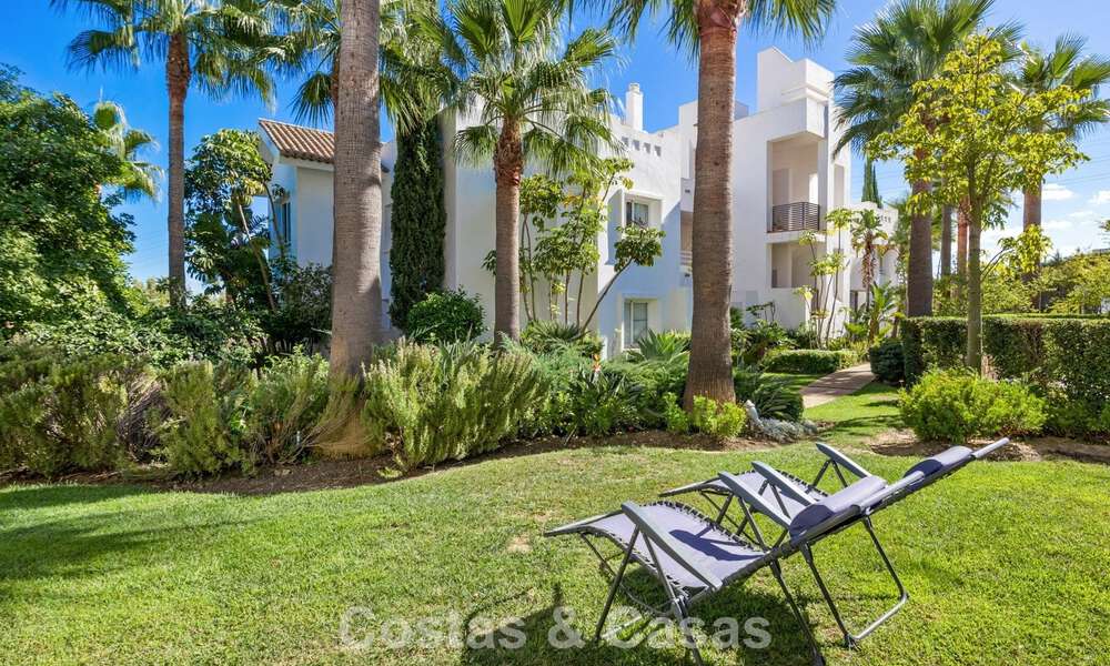 Instapklaar, 2-slaapkamer tuinappartement te koop in een exclusief complex nabij een grote blauwe lagune aan de Costa del Sol 783972