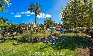 Instapklaar, 2-slaapkamer tuinappartement te koop in een exclusief complex nabij een grote blauwe lagune aan de Costa del Sol 783976 