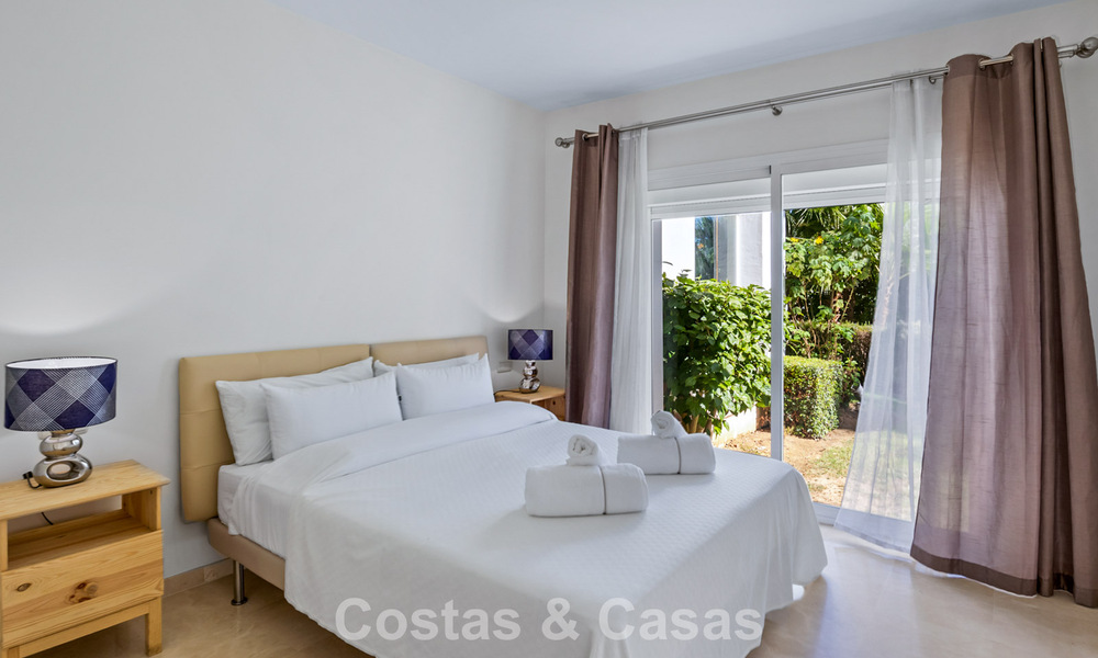 Instapklaar, 2-slaapkamer tuinappartement te koop in een exclusief complex nabij een grote blauwe lagune aan de Costa del Sol 783983
