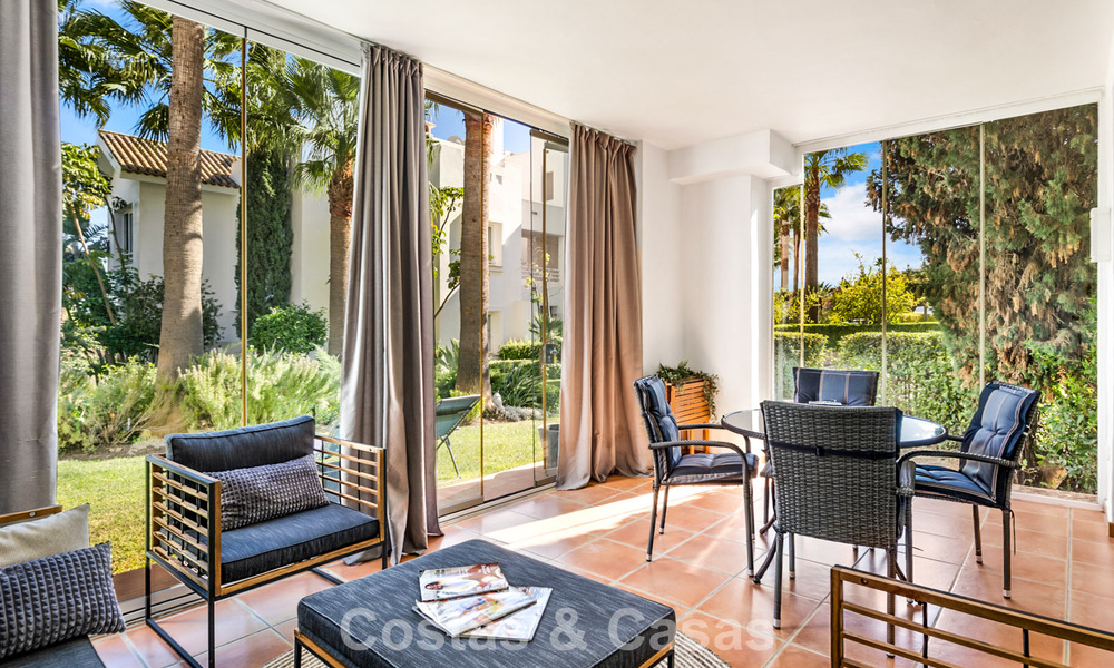 Instapklaar, 2-slaapkamer tuinappartement te koop in een exclusief complex nabij een grote blauwe lagune aan de Costa del Sol 783987