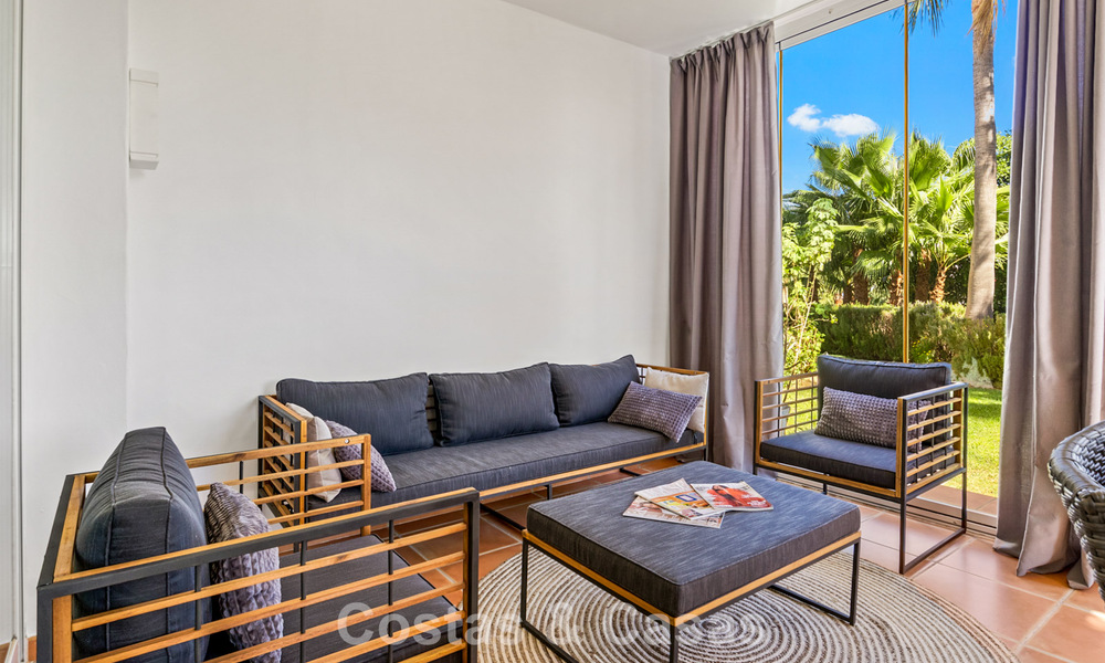 Instapklaar, 2-slaapkamer tuinappartement te koop in een exclusief complex nabij een grote blauwe lagune aan de Costa del Sol 783988