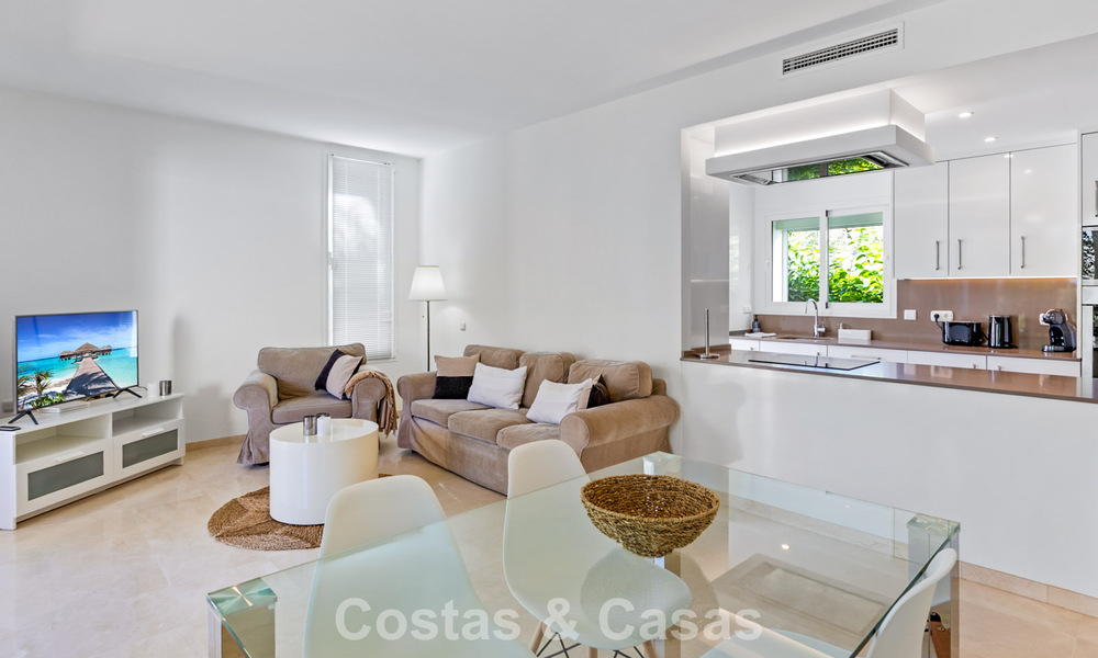Instapklaar, 2-slaapkamer tuinappartement te koop in een exclusief complex nabij een grote blauwe lagune aan de Costa del Sol 783989