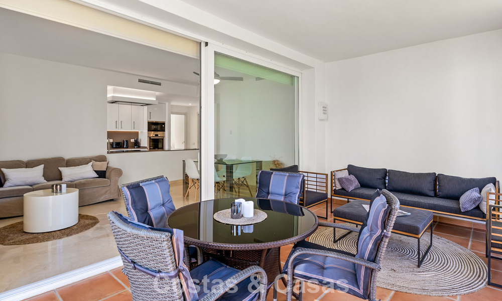 Instapklaar, 2-slaapkamer tuinappartement te koop in een exclusief complex nabij een grote blauwe lagune aan de Costa del Sol 783994