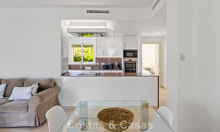 Instapklaar, 2-slaapkamer tuinappartement te koop in een exclusief complex nabij een grote blauwe lagune aan de Costa del Sol 783996 