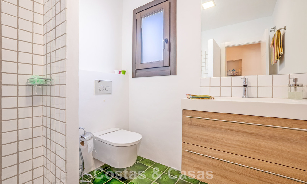 Instapklare, gelijkvloerse luxevilla te koop eerstelijns golf in een toonaangevend resort in Mijas, Costa del Sol 783920