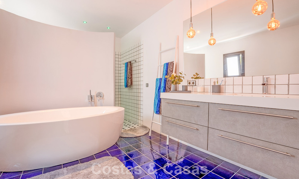 Instapklare, gelijkvloerse luxevilla te koop eerstelijns golf in een toonaangevend resort in Mijas, Costa del Sol 783934