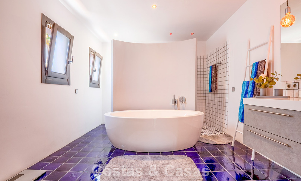 Instapklare, gelijkvloerse luxevilla te koop eerstelijns golf in een toonaangevend resort in Mijas, Costa del Sol 783935