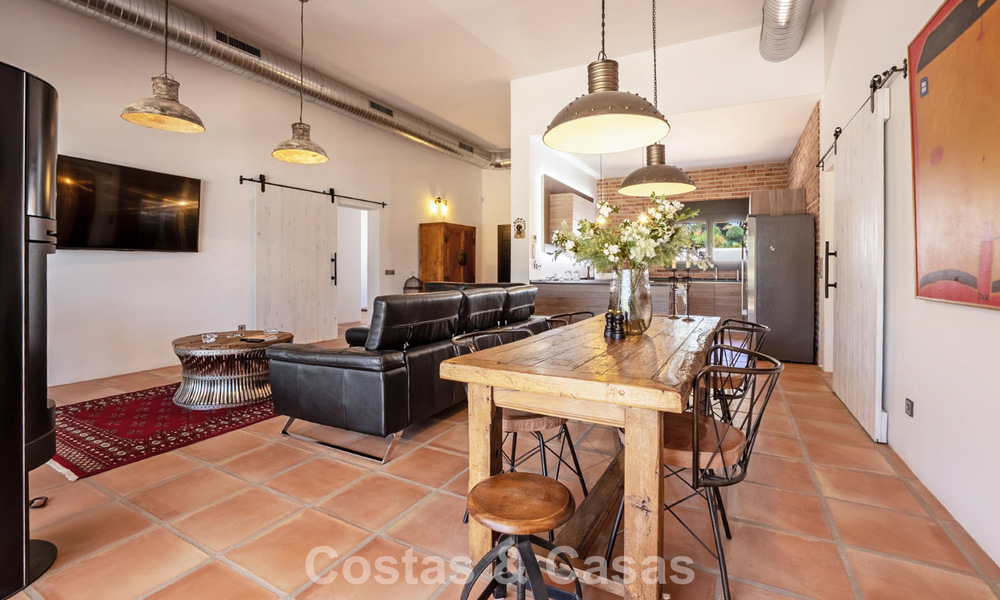 Instapklare, gelijkvloerse luxevilla te koop eerstelijns golf in een toonaangevend resort in Mijas, Costa del Sol 783946