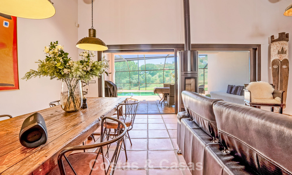 Instapklare, gelijkvloerse luxevilla te koop eerstelijns golf in een toonaangevend resort in Mijas, Costa del Sol 783952