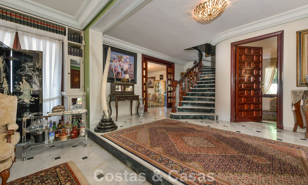 Klassieke villa in Mediterrane bouwstijl te koop op loopafstand van het centrum van Marbella 784011