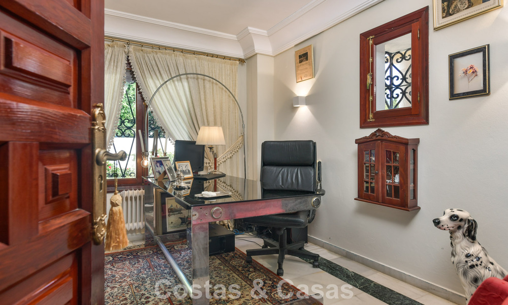 Klassieke villa in Mediterrane bouwstijl te koop op loopafstand van het centrum van Marbella 784012