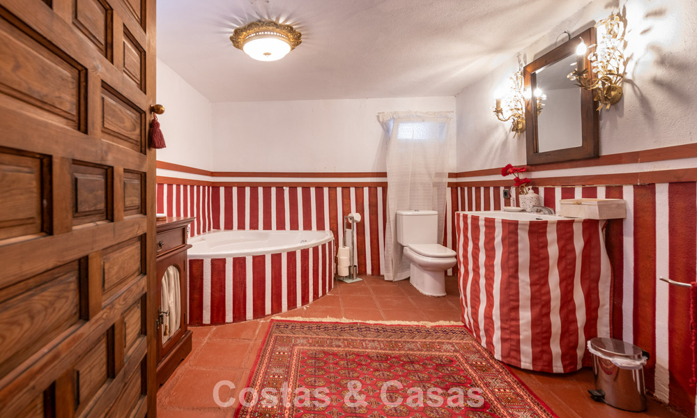 Klassieke villa in Mediterrane bouwstijl te koop op loopafstand van het centrum van Marbella 784034
