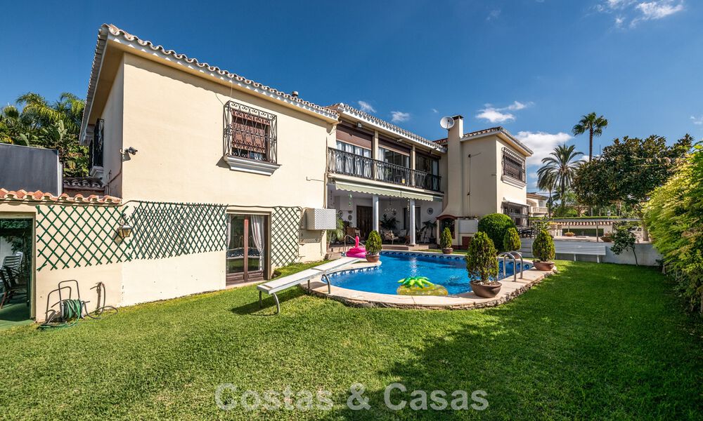 Klassieke villa in Mediterrane bouwstijl te koop op loopafstand van het centrum van Marbella 784046
