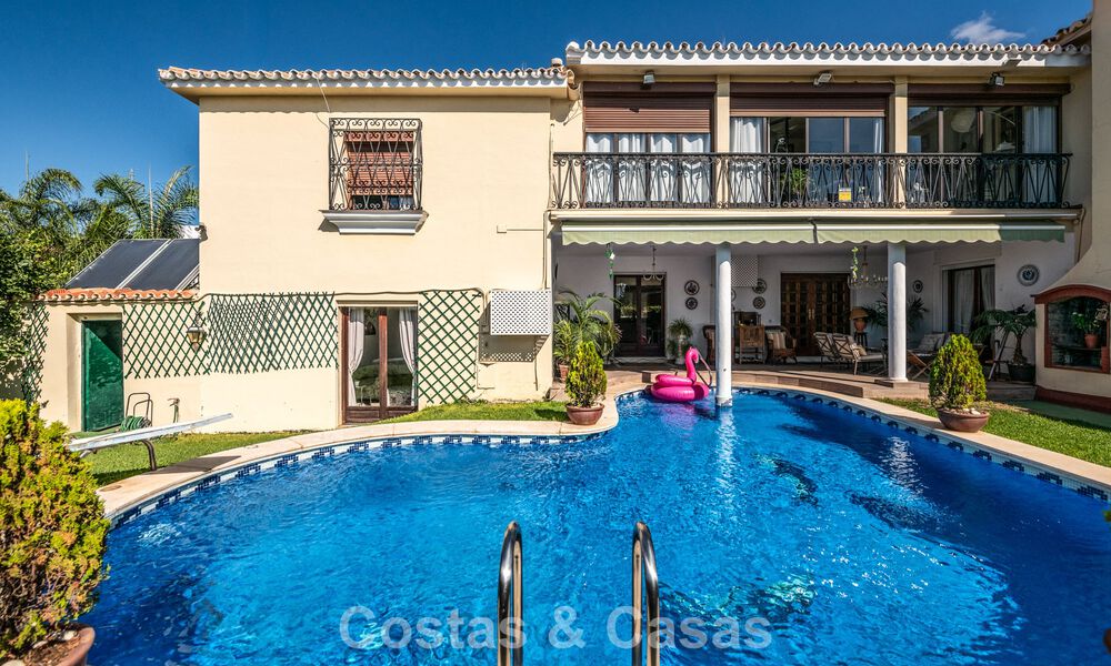 Klassieke villa in Mediterrane bouwstijl te koop op loopafstand van het centrum van Marbella 784047