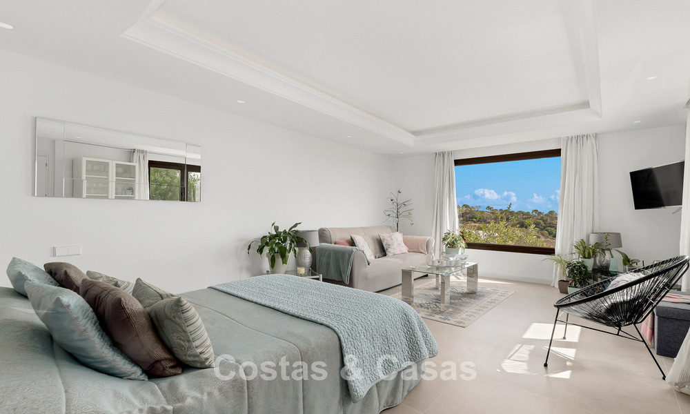 Luxueuze villa met Spaanse bouwstijl en berg- en zeezicht te koop op de New Golden Mile tussen Marbella en Estepona 784053
