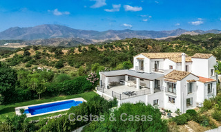 Luxueuze villa met Spaanse bouwstijl en berg- en zeezicht te koop op de New Golden Mile tussen Marbella en Estepona 784054 