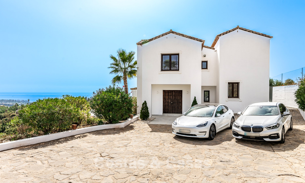 Luxueuze villa met Spaanse bouwstijl en berg- en zeezicht te koop op de New Golden Mile tussen Marbella en Estepona 784056
