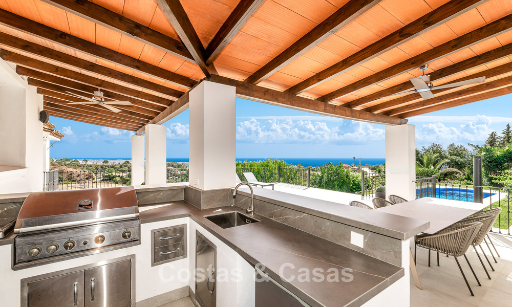 Luxueuze villa met Spaanse bouwstijl en berg- en zeezicht te koop op de New Golden Mile tussen Marbella en Estepona 784065