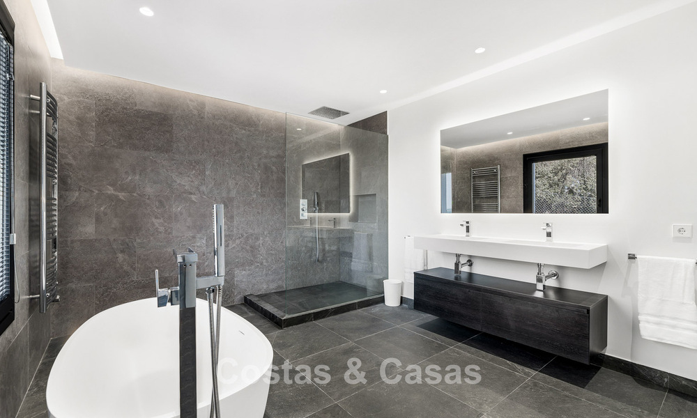 Luxueuze villa met Spaanse bouwstijl en berg- en zeezicht te koop op de New Golden Mile tussen Marbella en Estepona 784071