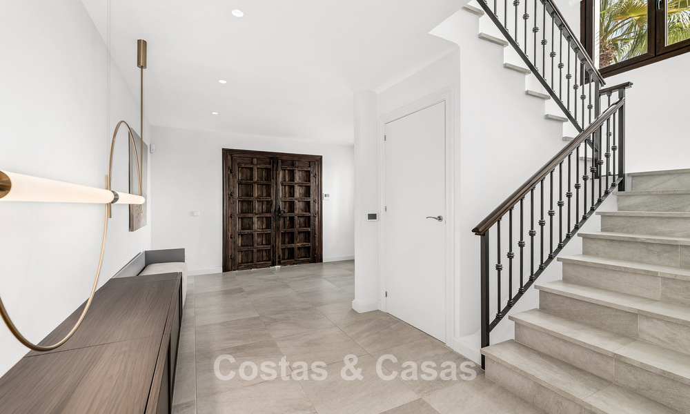Luxueuze villa met Spaanse bouwstijl en berg- en zeezicht te koop op de New Golden Mile tussen Marbella en Estepona 784075
