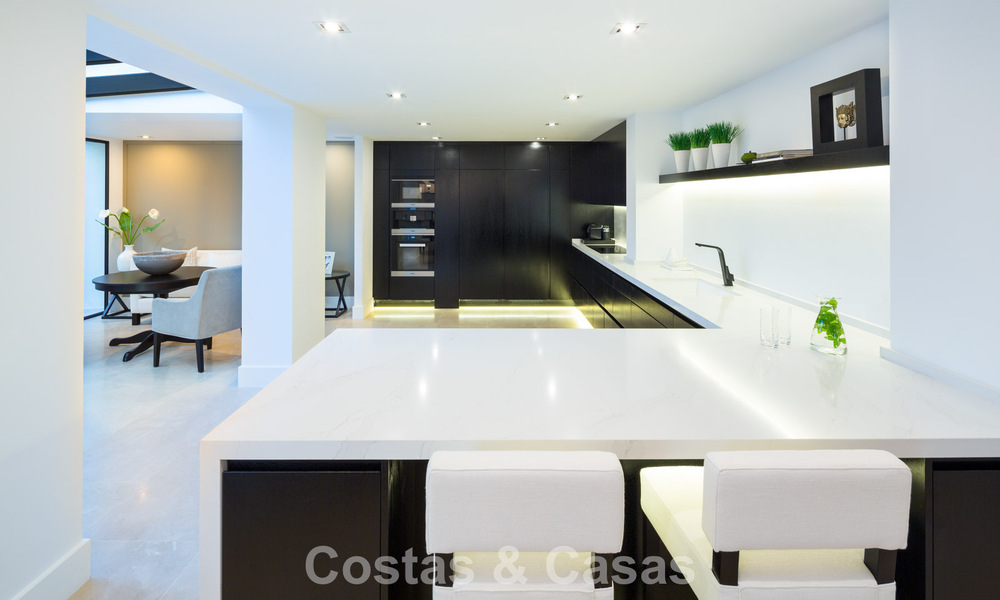 Luxueuze, moderne Mediterrane villa te koop, eerstelijns Aloha golf in Nueva Andalucia’s vallei, Marbella 784085
