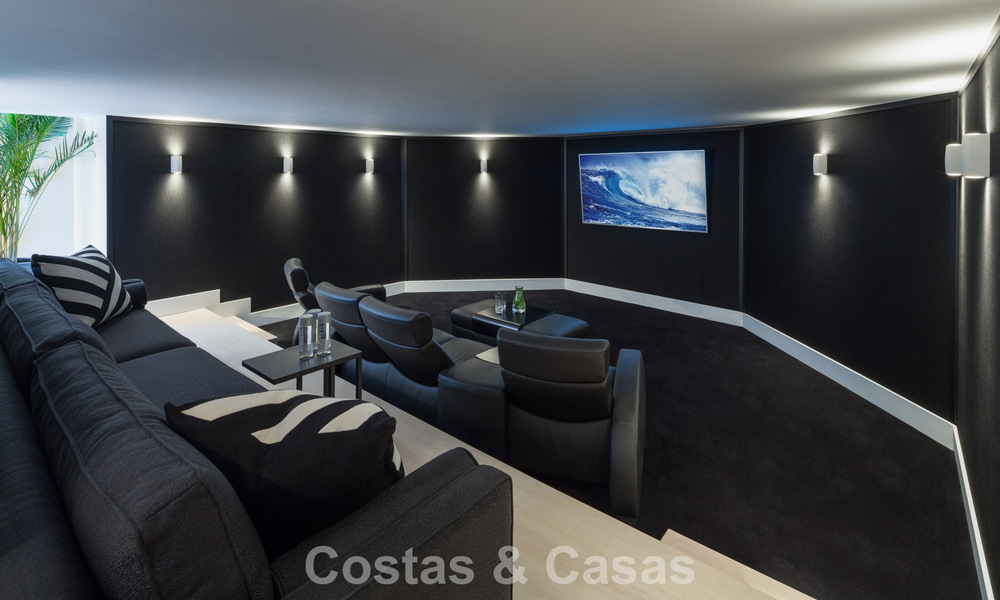 Luxueuze, moderne Mediterrane villa te koop, eerstelijns Aloha golf in Nueva Andalucia’s vallei, Marbella 784096