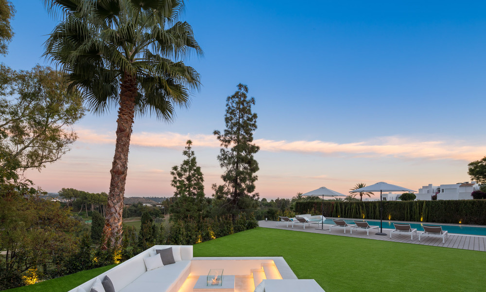 Luxueuze, moderne Mediterrane villa te koop, eerstelijns Aloha golf in Nueva Andalucia’s vallei, Marbella 784102
