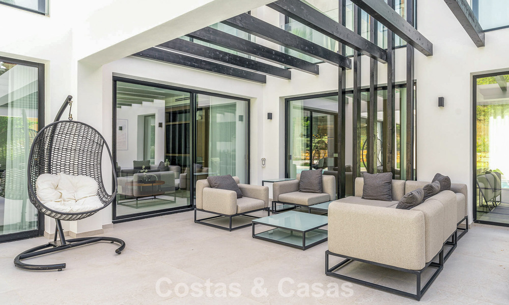 Instapklare, gemoderniseerde luxevilla te koop in het hart van Nueva Andalucia, Marbella 784109
