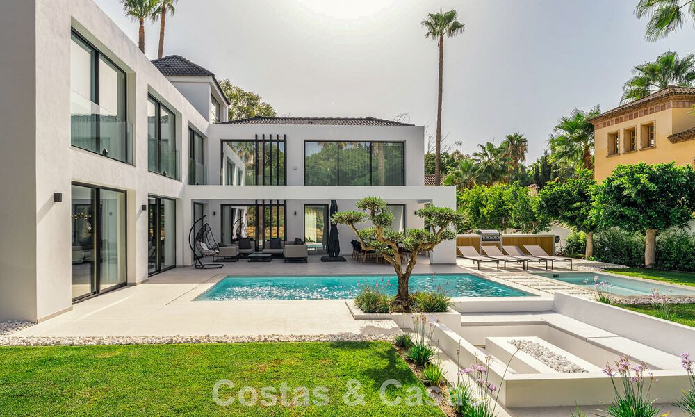 Instapklare, gemoderniseerde luxevilla te koop in het hart van Nueva Andalucia, Marbella 784110