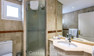 Duplex penthouse te koop met zeezicht in een eerstelijns strandcomplex op loopafstand van Puerto Banus, Marbella 784157 