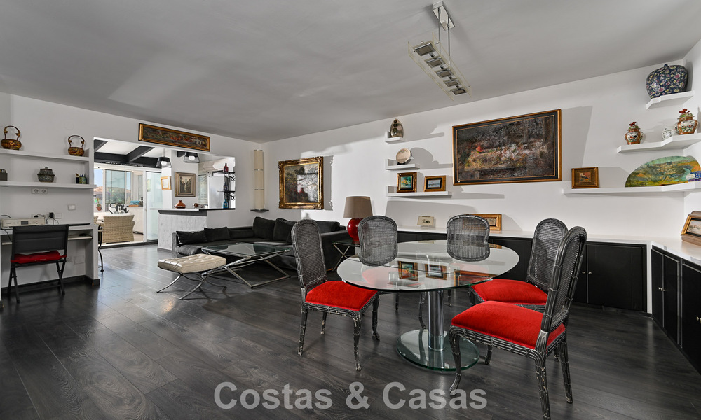 Exclusief penthouse met panoramische uitzichten te koop in het hartje van Puerto Banus, Marbella 784201