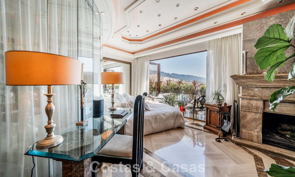 Ruim duplex appartement te koop met schitterend uitzicht, eerstelijn in de haven van Puerto Banus, Marbella 784167