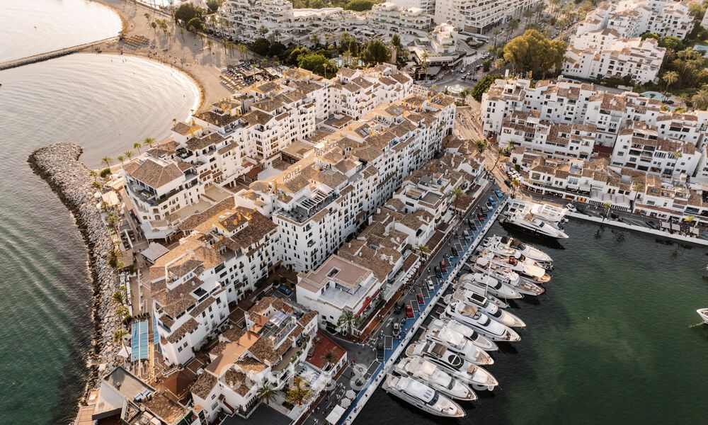 Ruim duplex appartement te koop met schitterend uitzicht, eerstelijn in de haven van Puerto Banus, Marbella 784169