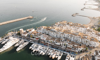 Ruim duplex appartement te koop met schitterend uitzicht, eerstelijn in de haven van Puerto Banus, Marbella 784170 