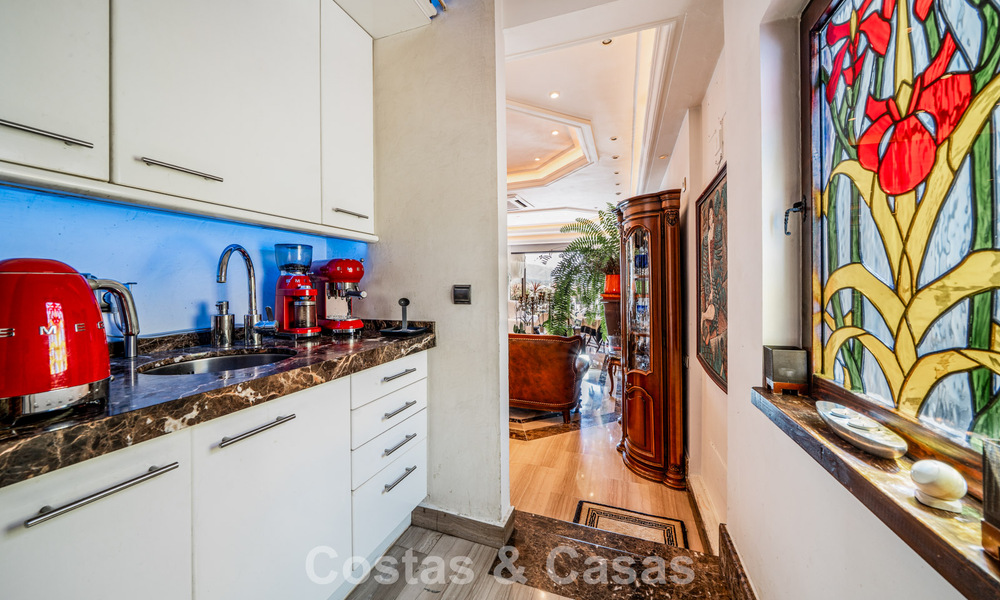 Ruim duplex appartement te koop met schitterend uitzicht, eerstelijn in de haven van Puerto Banus, Marbella 784172