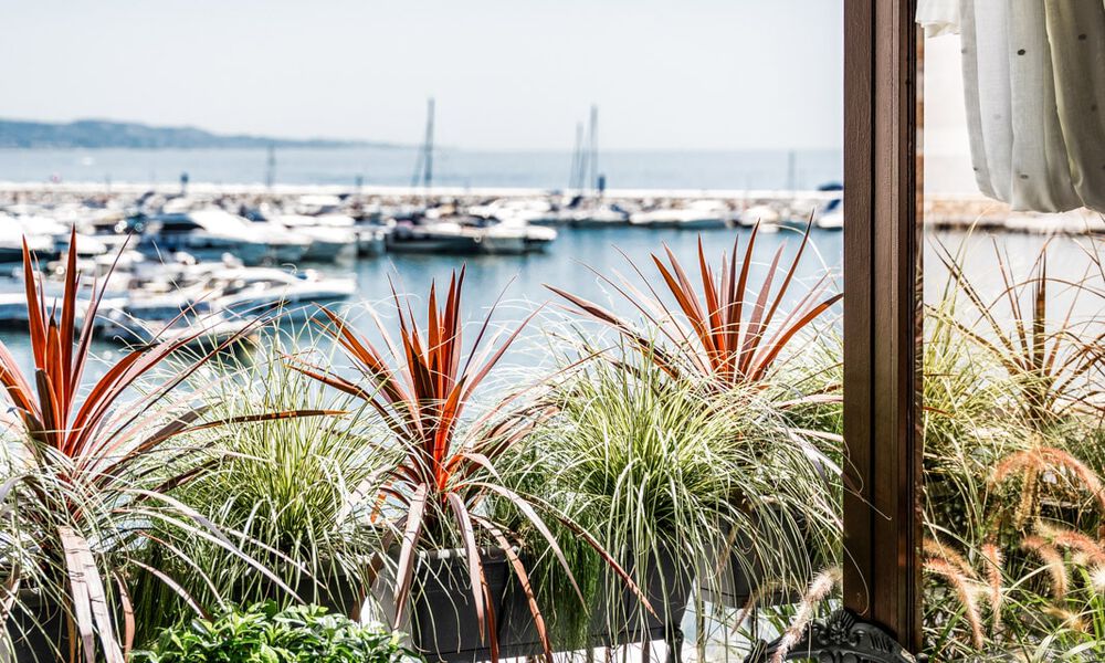 Ruim duplex appartement te koop met schitterend uitzicht, eerstelijn in de haven van Puerto Banus, Marbella 784177