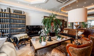 Ruim duplex appartement te koop met schitterend uitzicht, eerstelijn in de haven van Puerto Banus, Marbella 784179 