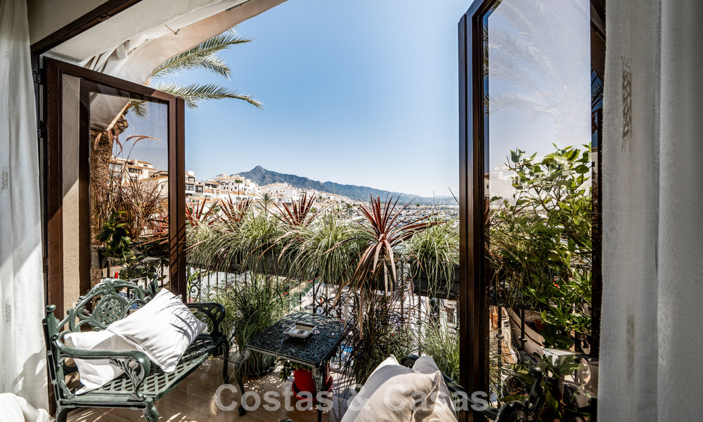 Ruim duplex appartement te koop met schitterend uitzicht, eerstelijn in de haven van Puerto Banus, Marbella 784183