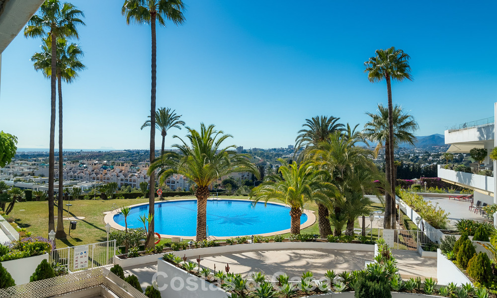 Luxueus gerenoveerd, 3-slaapkamer appartement te koop met panoramisch uitzicht op Marbella’s Golden Mile 784214
