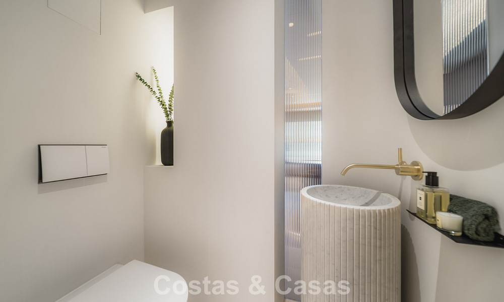 Luxueus gerenoveerd, 3-slaapkamer appartement te koop met panoramisch uitzicht op Marbella’s Golden Mile 784223