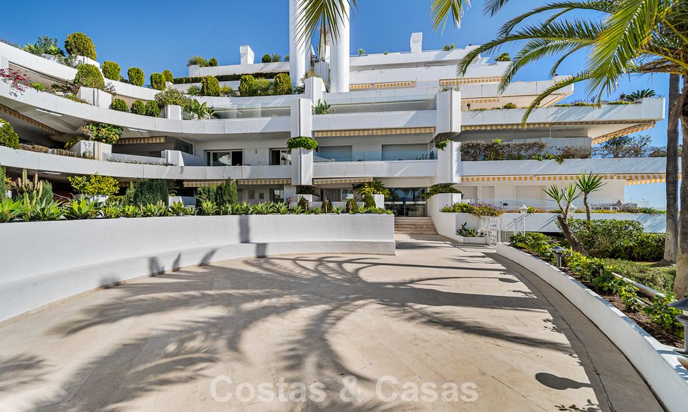 Luxueus gerenoveerd, 3-slaapkamer appartement te koop met panoramisch uitzicht op Marbella’s Golden Mile 784227