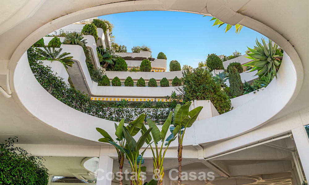 Luxueus gerenoveerd, 3-slaapkamer appartement te koop met panoramisch uitzicht op Marbella’s Golden Mile 784230