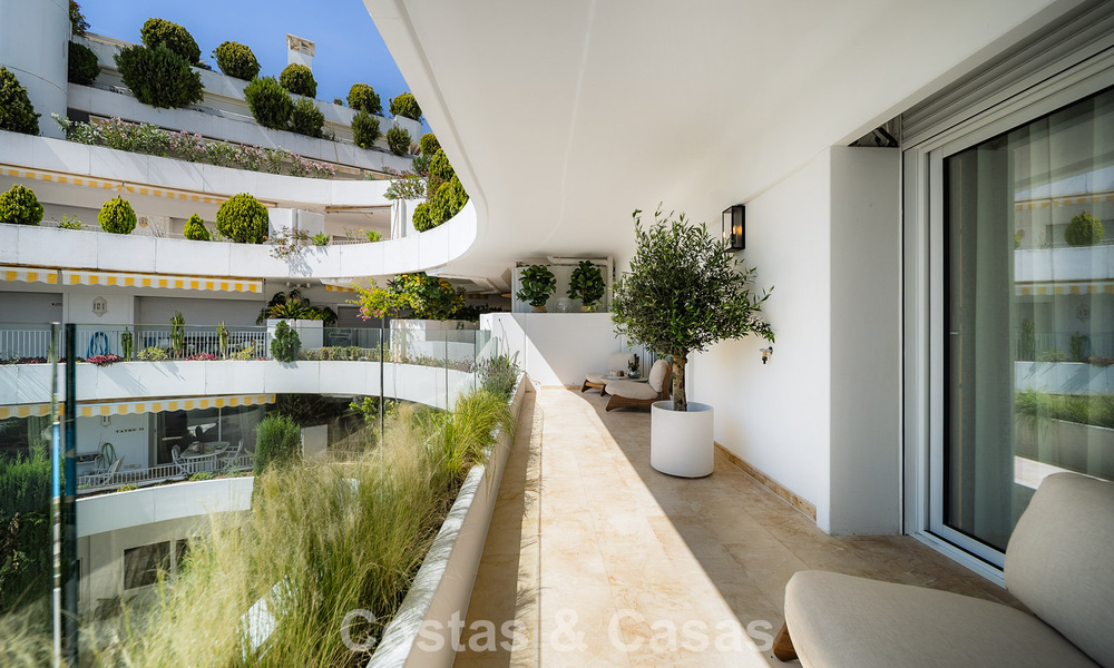 Luxueus gerenoveerd, 3-slaapkamer appartement te koop met panoramisch uitzicht op Marbella’s Golden Mile 784237