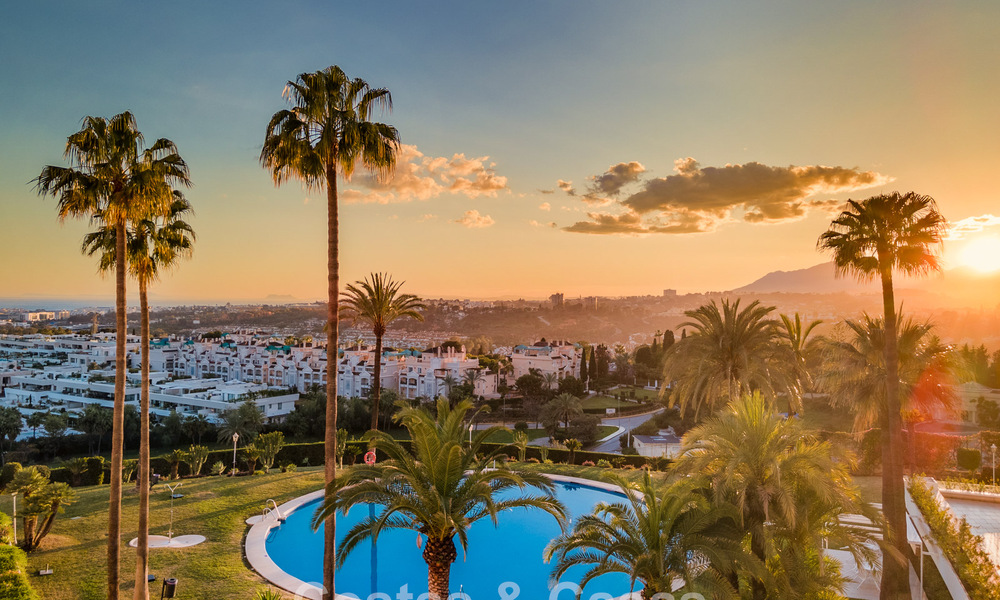 Luxueus gerenoveerd, 3-slaapkamer appartement te koop met panoramisch uitzicht op Marbella’s Golden Mile 784257